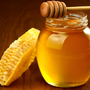 Enjoy Raw Honey Benefits With A Honeycomb