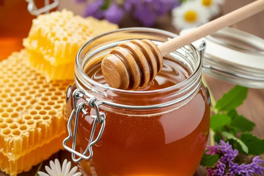 Discover the 10 Science-Backed Health Benefits of Raw Honey - Huckle Bee Farms LLC