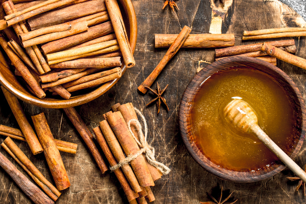 Cinnamon Honey: Health Benefits & Delicious Recipes from Huckle Bee Farms