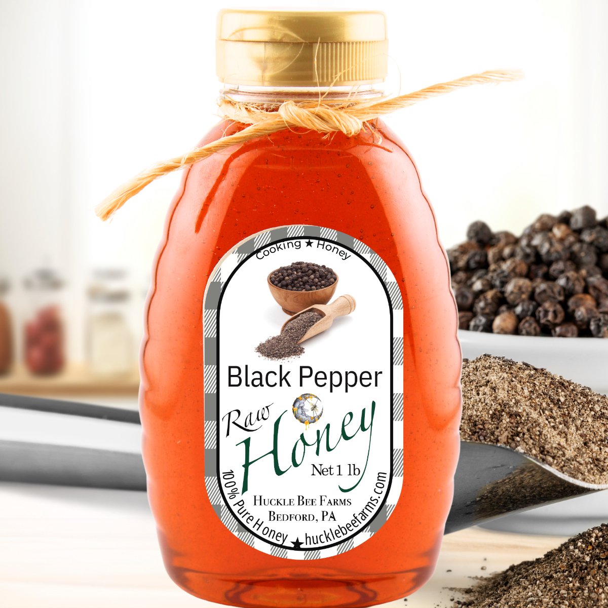 1 Lb Black Pepper Infused Honey - Gift Set - Huckle Bee Farms LLC